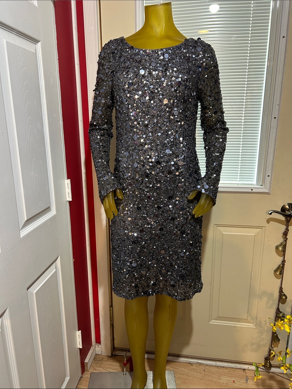 EUC Aiden Mattox Sequin Long-Sleeve Sheath Dress